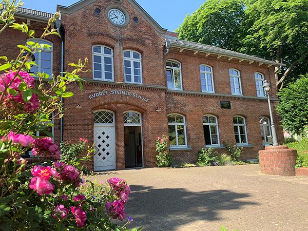 Schulgebaeude Rudolf Steiner Schule Bergedorf